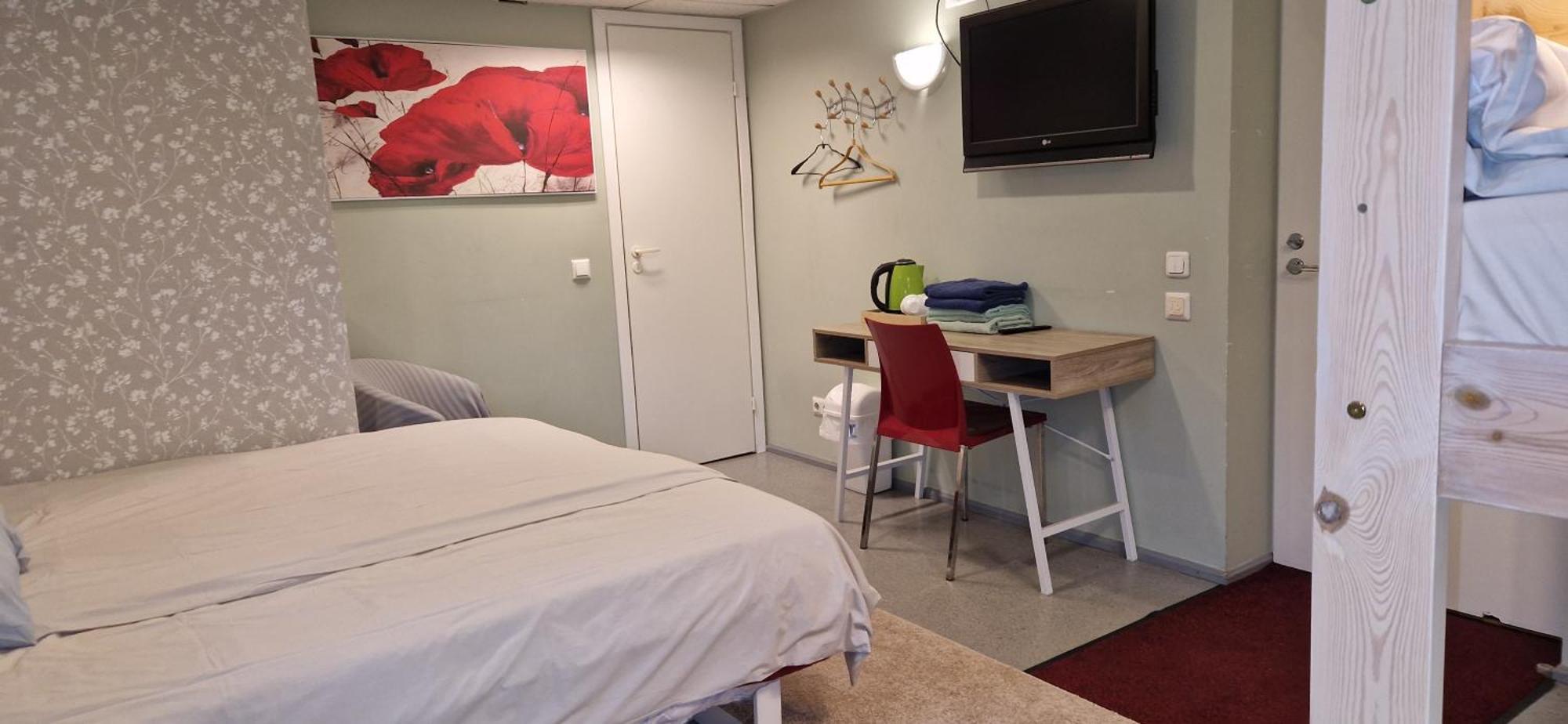 Freedom65 Hostel And Caravan Talin Exterior foto