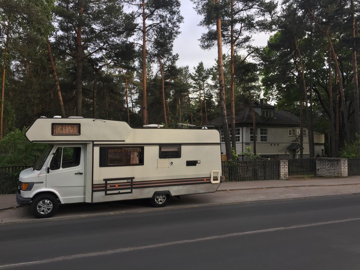 Freedom65 Hostel And Caravan Talin Exterior foto